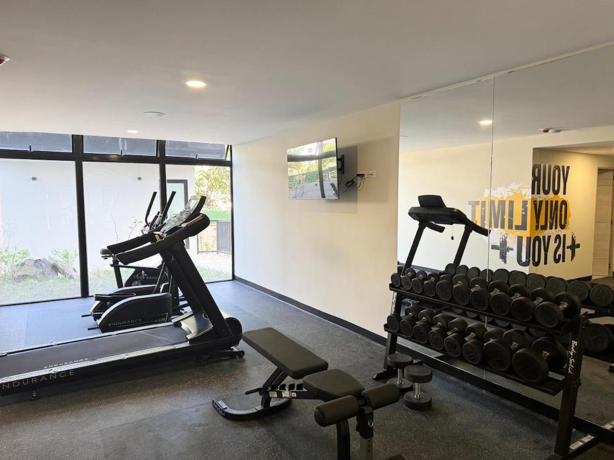 New Full 2b2r Gym Pool