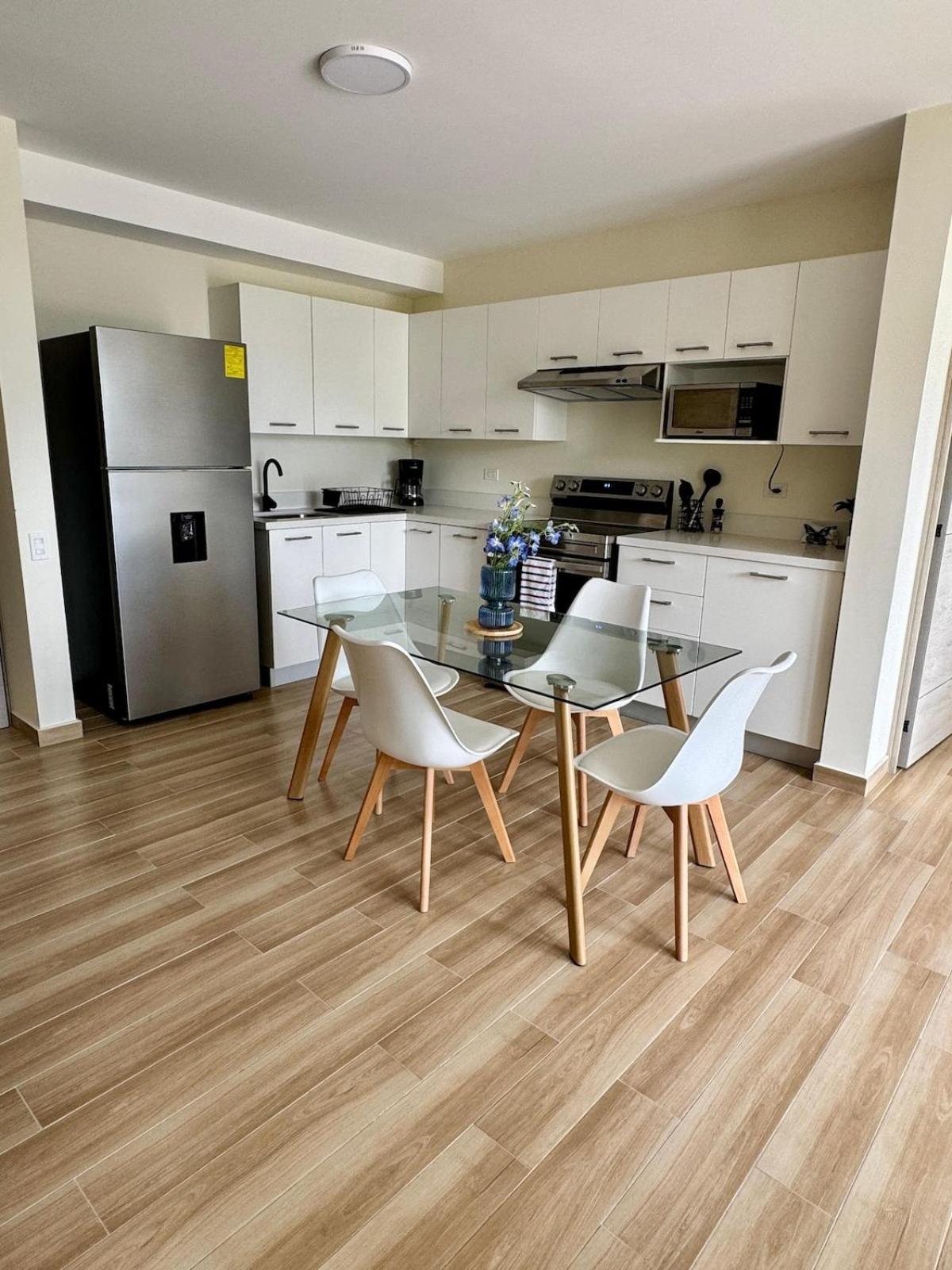 Apartment New Full 2b2r Gym Pool *